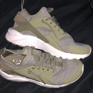 Olive Green Huaraches